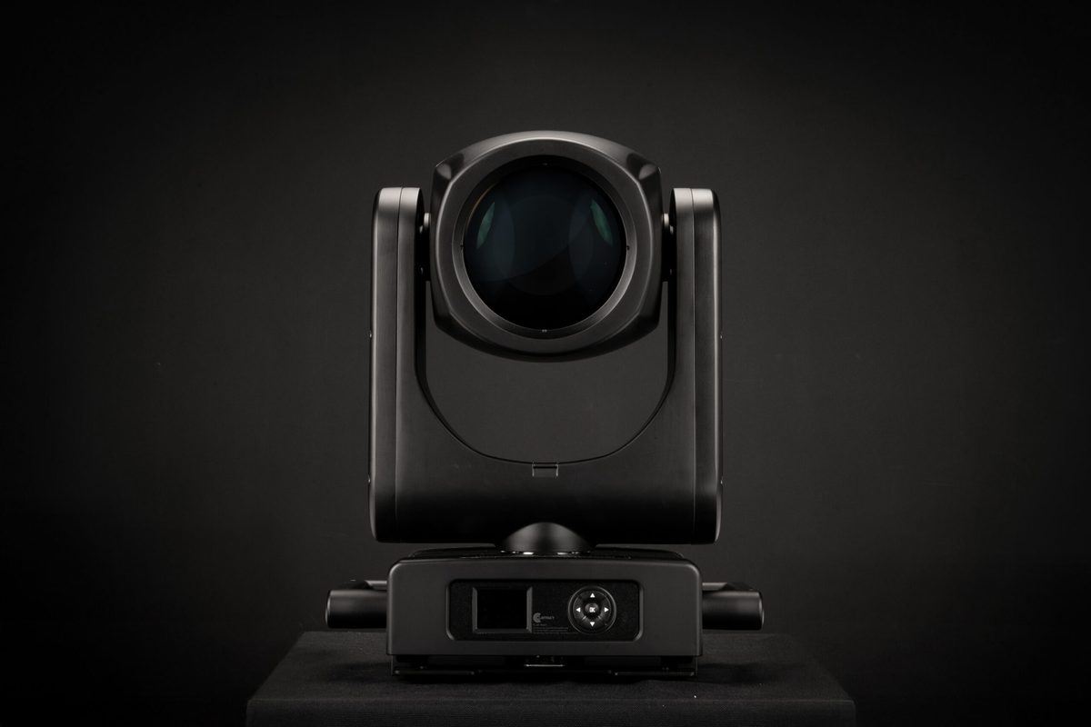 Claypaky Ultimo Sharpy frontview lens scaled2
